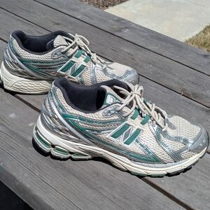 New Balance Women's Athletic Shoes - Silver and Green